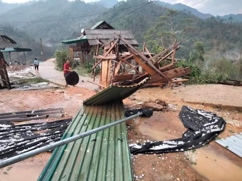 Nghệ An: Mưa đá gây thiệt hại nặng tại huyện biên giới Kỳ Sơn