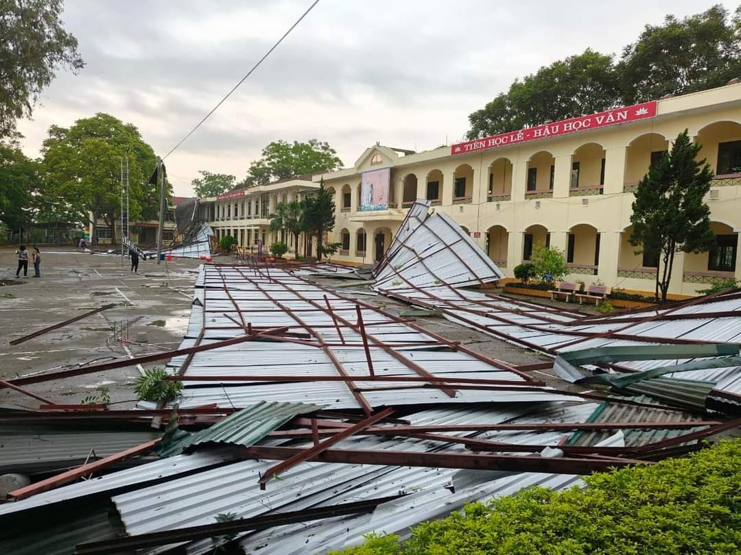 Hơn 2000 nhà dân ở Cao Bằng bị hư tại do lốc, thiệt hại trên 7,5 tỷ đồng
