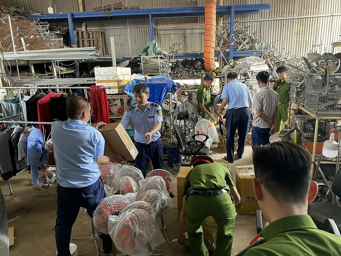Tịch thu gần 3.000 linh kiện quạt điện nhập khẩu tại Bắc Ninh
