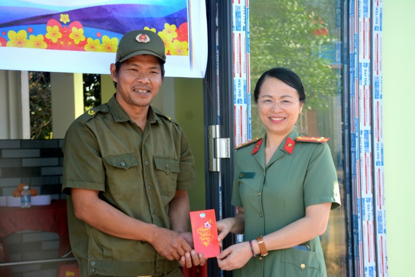 Ông Nguyễn Thanh Long gửi lời cảm ơn chân thành đến Công an tỉnh Đồng Nai, Phòng An ninh chính trị nội bộ và chính quyền xã Bù Đăng đã tạo điều kiện, hỗ trợ để gia đình sớm có được căn nhà mới, ổn định cuộc sống.