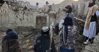 Video: Cảnh tượng tan hoang vì động đất Afghanistan, số người chết vượt quá 1.000