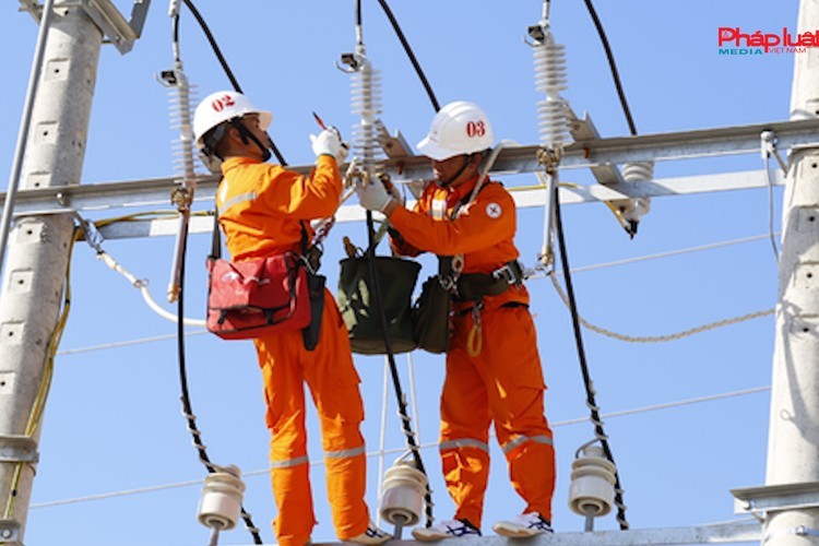 Thủ tướng Chính phủ yêu cầu bảo đảm cung ứng điện trong thời gian cao điểm